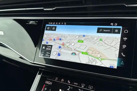 AF24RHV Audi SQ8 SUV  Black Edition TFSI  507 PS tiptronic Thumbnail #44