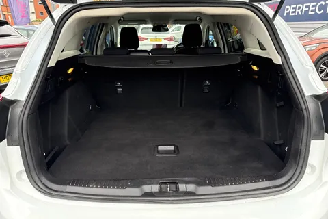 LO21RFE Ford Focus 1.5 EcoBlue Active Auto Euro 6 (s/s) 5dr Thumbnail #11