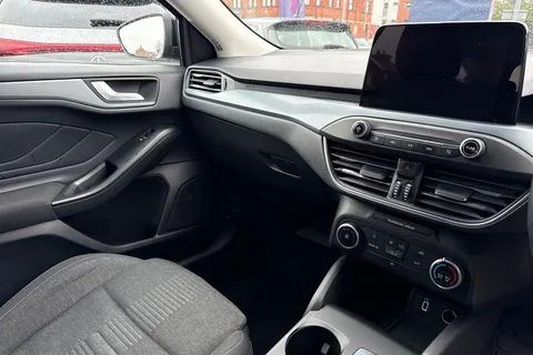 LO21RFE Ford Focus 1.5 EcoBlue Active Auto Euro 6 (s/s) 5dr Thumbnail #16