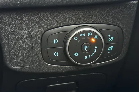 LO21RFE Ford Focus 1.5 EcoBlue Active Auto Euro 6 (s/s) 5dr Thumbnail #39