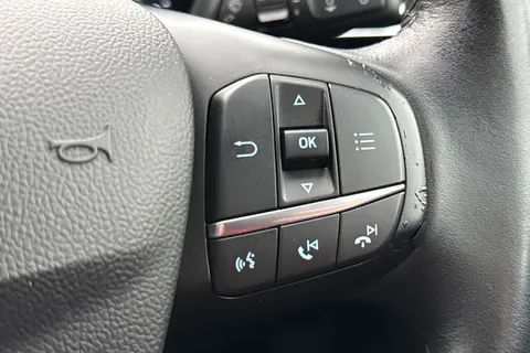 LO21RFE Ford Focus 1.5 EcoBlue Active Auto Euro 6 (s/s) 5dr Thumbnail #40