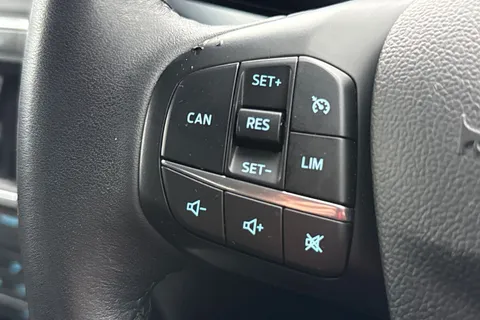 LO21RFE Ford Focus 1.5 EcoBlue Active Auto Euro 6 (s/s) 5dr Thumbnail #42