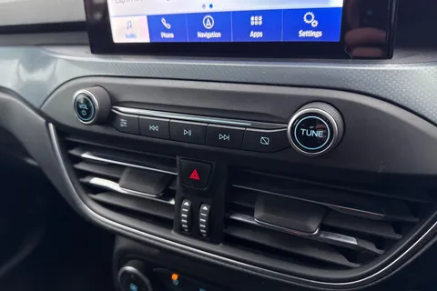 LO21RFE Ford Focus 1.5 EcoBlue Active Auto Euro 6 (s/s) 5dr Thumbnail #48