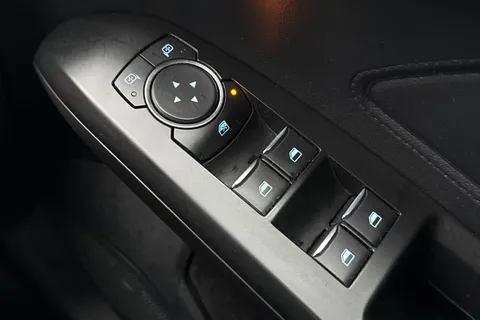 LO21RFE Ford Focus 1.5 EcoBlue Active Auto Euro 6 (s/s) 5dr Thumbnail #50