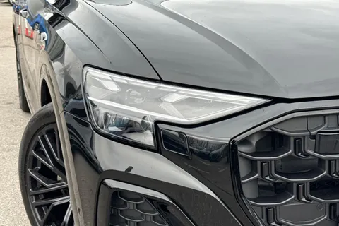 PN75GVR Audi Q8 SUV  Black Edition 50 TDI quattro 286 PS tiptronic Thumbnail #8