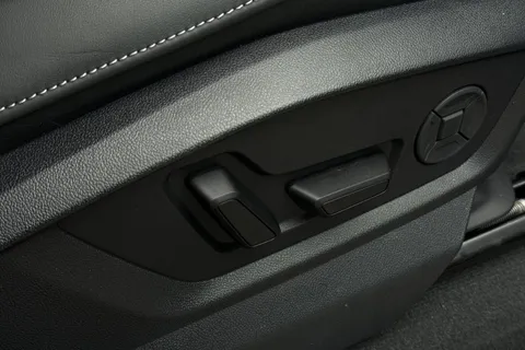 PN75GVR Audi Q8 SUV  Black Edition 50 TDI quattro 286 PS tiptronic Thumbnail #31