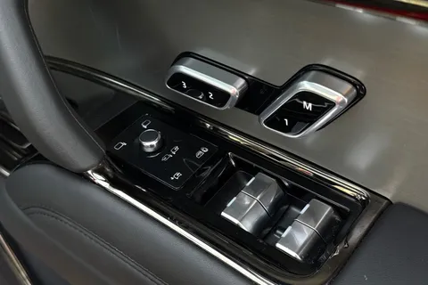 KS74XSZ Land Rover Range Rover Sport 3.0 D300 Dynamic SE 5dr Thumbnail #26