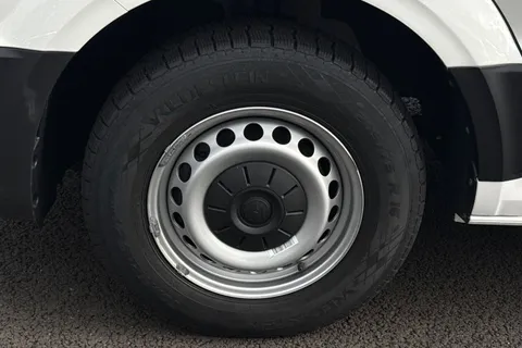 GK74CPF Volkswagen Crafter 2.0 TDI 140PS Commerce Plus High Roof Van Thumbnail #7