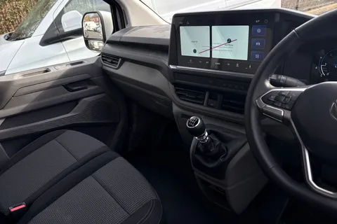 MF75FCE Volkswagen Transporter 2.0 TDI 110 Commerce Plus Van Thumbnail #15