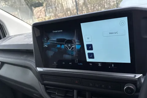 MF75FCE Volkswagen Transporter 2.0 TDI 110 Commerce Plus Van Thumbnail #19