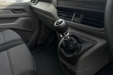 MF75FCE Volkswagen Transporter 2.0 TDI 110 Commerce Plus Van Thumbnail #20