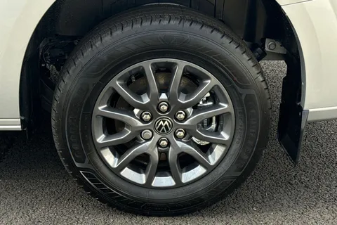 MF75FCE Volkswagen Transporter 2.0 TDI 110 Commerce Plus Van Thumbnail #22