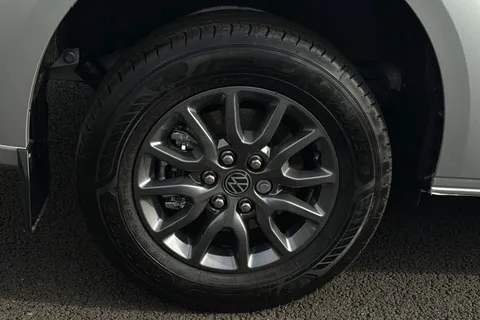MF75FCE Volkswagen Transporter 2.0 TDI 110 Commerce Plus Van Thumbnail #23