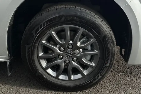 MF75FCE Volkswagen Transporter 2.0 TDI 110 Commerce Plus Van Thumbnail #24