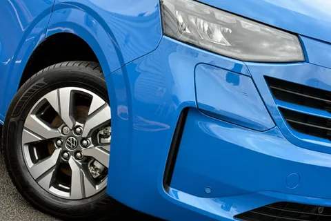 KR75EUV Volkswagen E-Transporter 160kW 65kWh Commerce Pro Kombi Van Auto Thumbnail #30