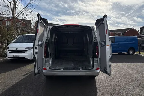 MF75FCE Volkswagen Transporter 2.0 TDI 110 Commerce Plus Van Thumbnail #32