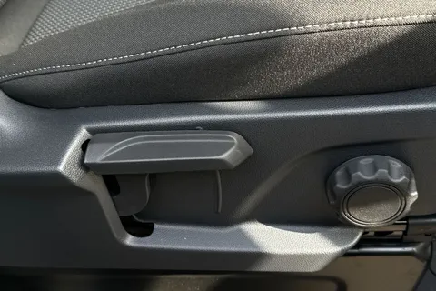 MF75FCE Volkswagen Transporter 2.0 TDI 110 Commerce Plus Van Thumbnail #33