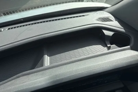 MF75FCE Volkswagen Transporter 2.0 TDI 110 Commerce Plus Van Thumbnail #34