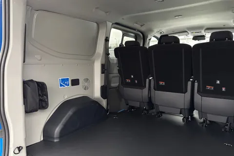 KR75EUV Volkswagen E-Transporter 160kW 65kWh Commerce Pro Kombi Van Auto Thumbnail #42