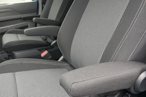 KR75EUV Volkswagen E-Transporter 160kW 65kWh Commerce Pro Kombi Van Auto Thumbnail #51