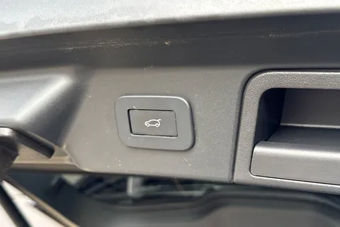 KW73RVA Land Rover Range Rover Velar 2.0 D200 Dynamic HSE 5dr Thumbnail #39