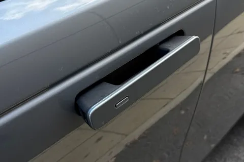 KW73RVA Land Rover Range Rover Velar 2.0 D200 Dynamic HSE 5dr Thumbnail #42