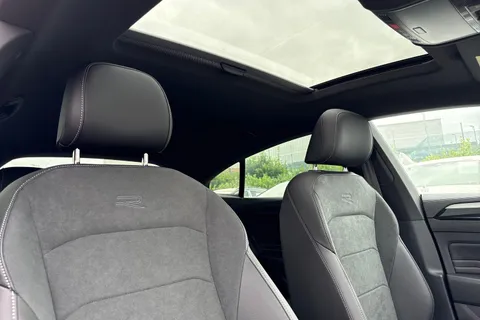 DA75HYH Volkswagen Arteon 1.4 TSI eHybrid R-Line 5dr DSG | Panoramic Sunroof | Adaptive Cruise Contro Thumbnail #20