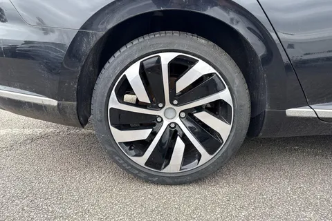 DA75HYH Volkswagen Arteon 1.4 TSI eHybrid R-Line 5dr DSG | Panoramic Sunroof | Adaptive Cruise Contro Thumbnail #22