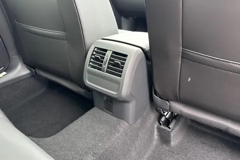 DA75HYH Volkswagen Arteon 1.4 TSI eHybrid R-Line 5dr DSG | Panoramic Sunroof | Adaptive Cruise Contro Thumbnail #31