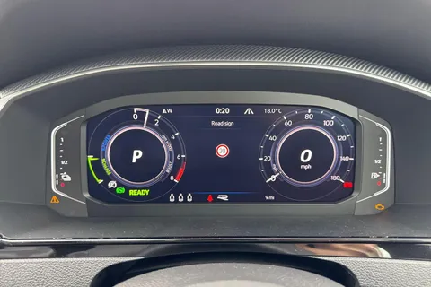 DA75HYH Volkswagen Arteon 1.4 TSI eHybrid R-Line 5dr DSG | Panoramic Sunroof | Adaptive Cruise Contro Thumbnail #35
