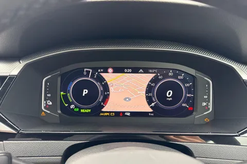 DA75HYH Volkswagen Arteon 1.4 TSI eHybrid R-Line 5dr DSG | Panoramic Sunroof | Adaptive Cruise Contro Thumbnail #37