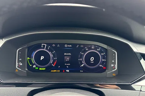 DA75HYH Volkswagen Arteon 1.4 TSI eHybrid R-Line 5dr DSG | Panoramic Sunroof | Adaptive Cruise Contro Thumbnail #40