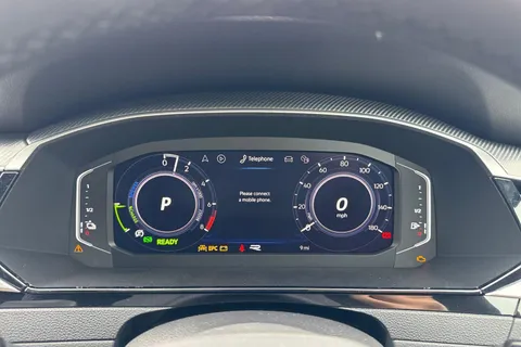 DA75HYH Volkswagen Arteon 1.4 TSI eHybrid R-Line 5dr DSG | Panoramic Sunroof | Adaptive Cruise Contro Thumbnail #41