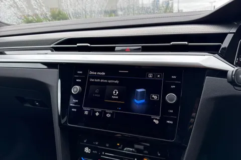 DA75HYH Volkswagen Arteon 1.4 TSI eHybrid R-Line 5dr DSG | Panoramic Sunroof | Adaptive Cruise Contro Thumbnail #53