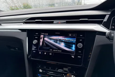 DA75HYH Volkswagen Arteon 1.4 TSI eHybrid R-Line 5dr DSG | Panoramic Sunroof | Adaptive Cruise Contro Thumbnail #55