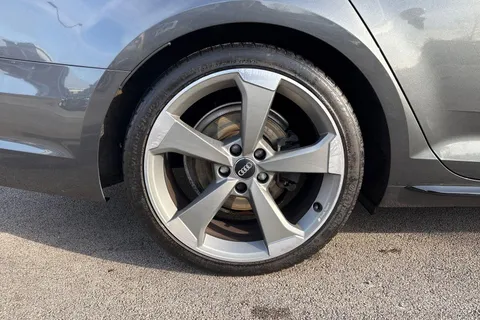 MJ19WNZ Audi A4 Avant 2.0 TFSI 40 Black Edition S Tronic Euro 6 (s/s) 5dr Thumbnail #8