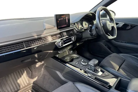 MJ19WNZ Audi A4 Avant 2.0 TFSI 40 Black Edition S Tronic Euro 6 (s/s) 5dr Thumbnail #10