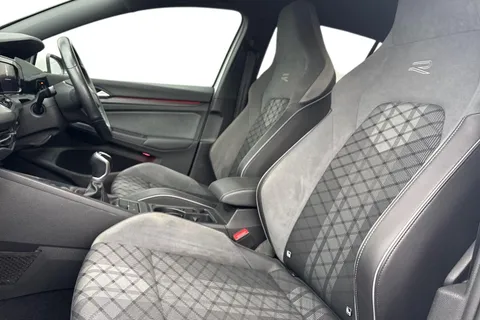 11 of 64 for Volkswagen Golf 1.5 TSI R-Line Euro 6 (s/s) 5dr