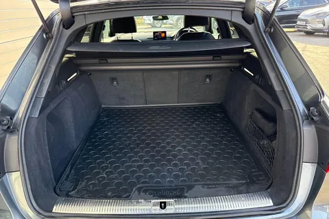 MJ19WNZ Audi A4 Avant 2.0 TFSI 40 Black Edition S Tronic Euro 6 (s/s) 5dr Thumbnail #11