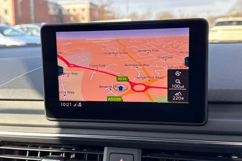 MJ19WNZ Audi A4 Avant 2.0 TFSI 40 Black Edition S Tronic Euro 6 (s/s) 5dr Thumbnail #13