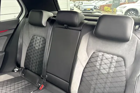 14 of 64 for Volkswagen Golf 1.5 TSI R-Line Euro 6 (s/s) 5dr