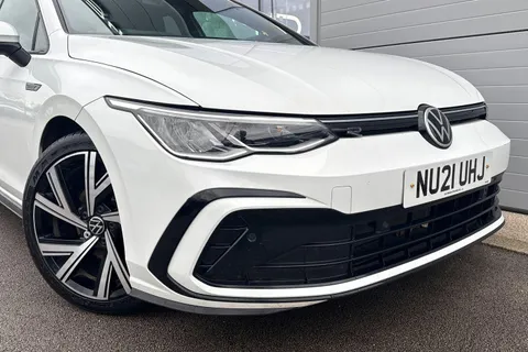 17 of 64 for Volkswagen Golf 1.5 TSI R-Line Euro 6 (s/s) 5dr