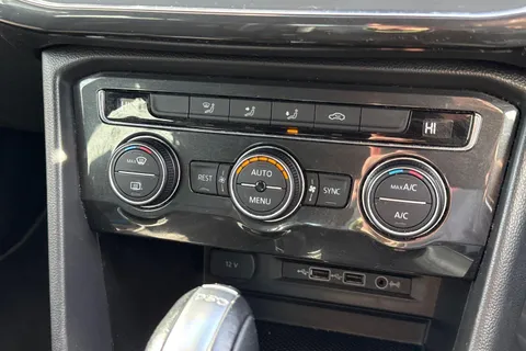 19 of 64 for SEAT Tarraco 2.0 TDI XCELLENCE DSG 4Drive Euro 6 (s/s) 5dr