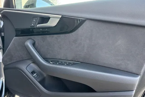 MJ19WNZ Audi A4 Avant 2.0 TFSI 40 Black Edition S Tronic Euro 6 (s/s) 5dr Thumbnail #19