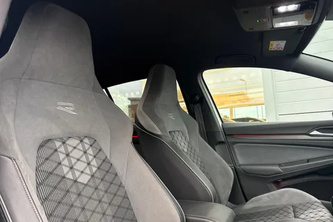 21 of 64 for Volkswagen Golf 1.5 TSI R-Line Euro 6 (s/s) 5dr