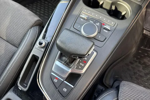 MJ19WNZ Audi A4 Avant 2.0 TFSI 40 Black Edition S Tronic Euro 6 (s/s) 5dr Thumbnail #21