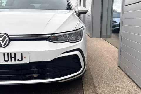 25 of 64 for Volkswagen Golf 1.5 TSI R-Line Euro 6 (s/s) 5dr