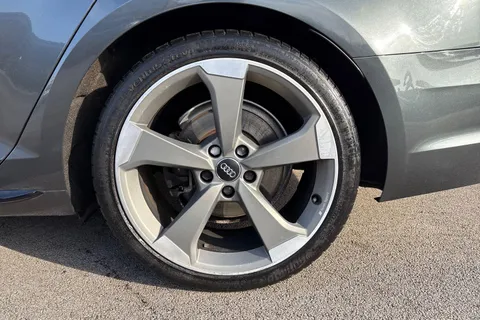 MJ19WNZ Audi A4 Avant 2.0 TFSI 40 Black Edition S Tronic Euro 6 (s/s) 5dr Thumbnail #25