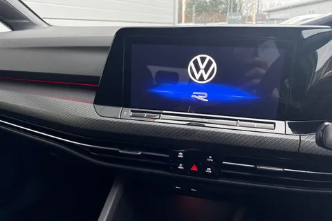 27 of 64 for Volkswagen Golf 1.5 TSI R-Line Euro 6 (s/s) 5dr