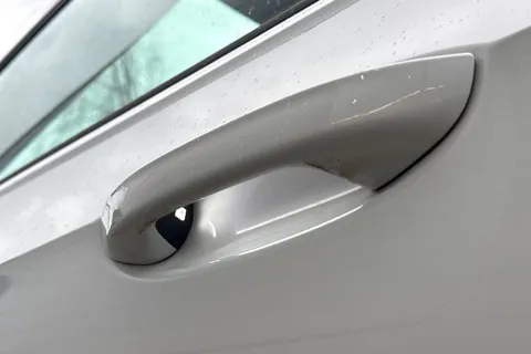 28 of 64 for Volkswagen Golf 1.5 TSI R-Line Euro 6 (s/s) 5dr